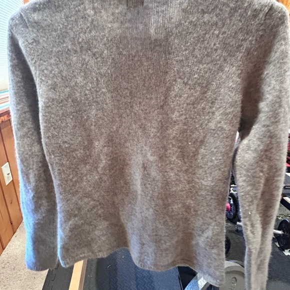 The Gap - lambswool cardigan. Super soft and very warm - Picture 4 of 4